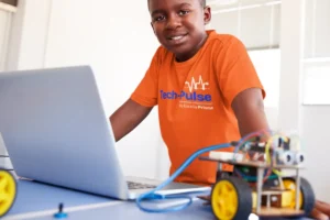 bee-bot - o pequeno gigante da robótica montessori na escola prisma